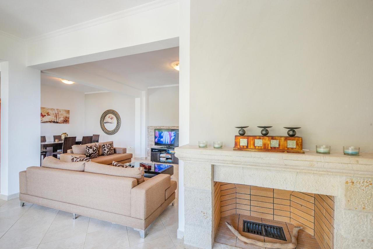 Villa Christina Nisaki  Extérieur photo
