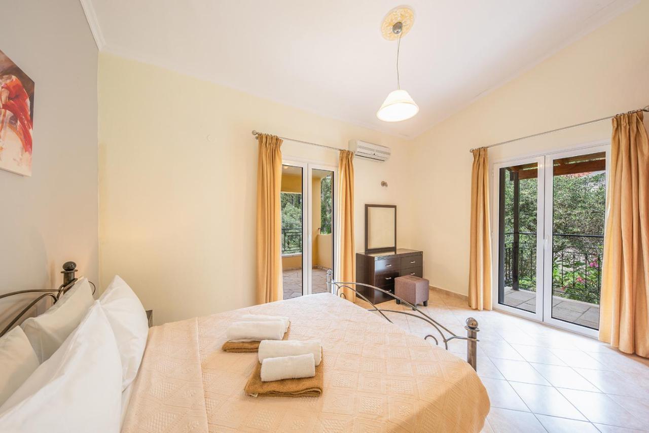 Villa Christina Nisaki  Extérieur photo