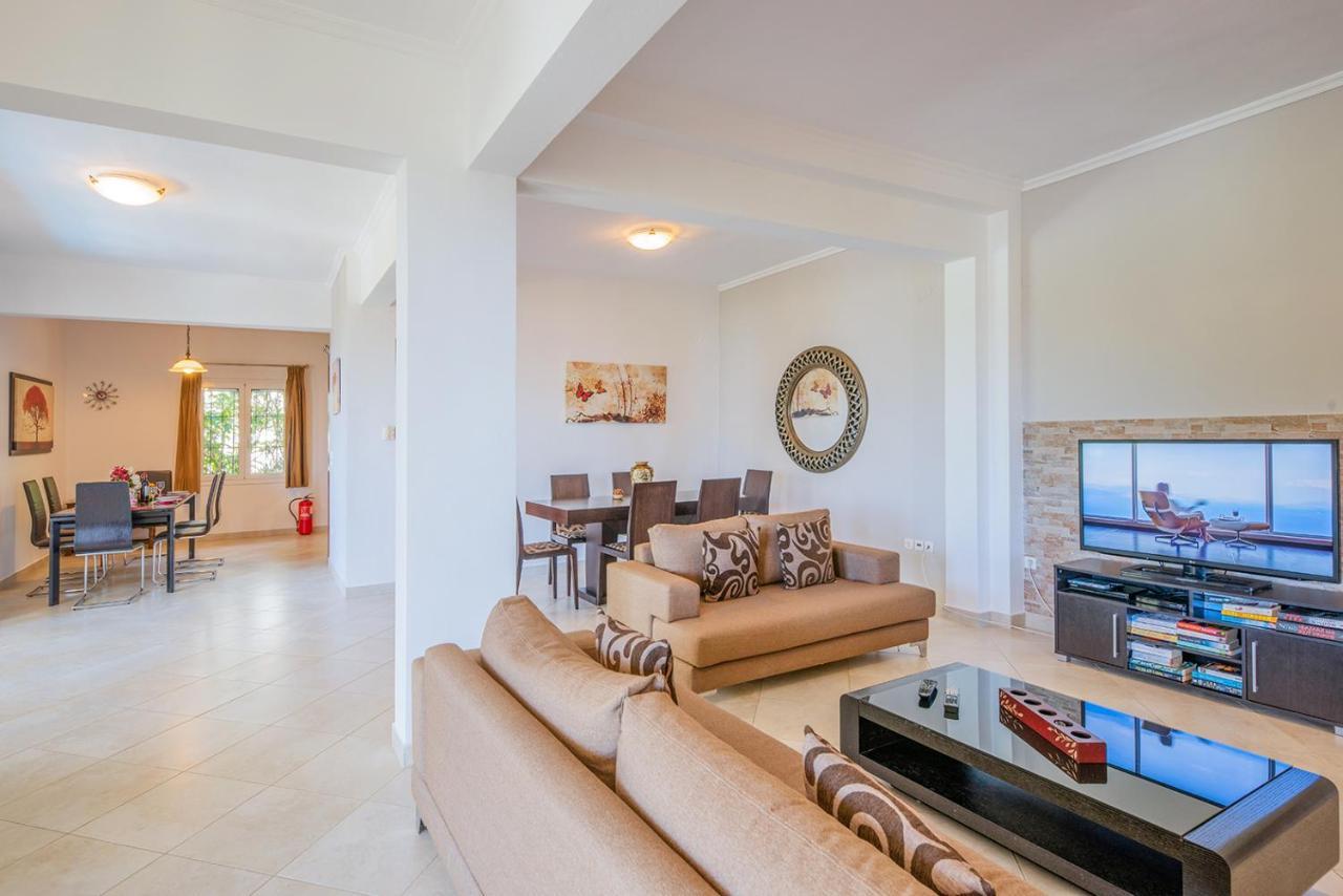 Villa Christina Nisaki  Extérieur photo