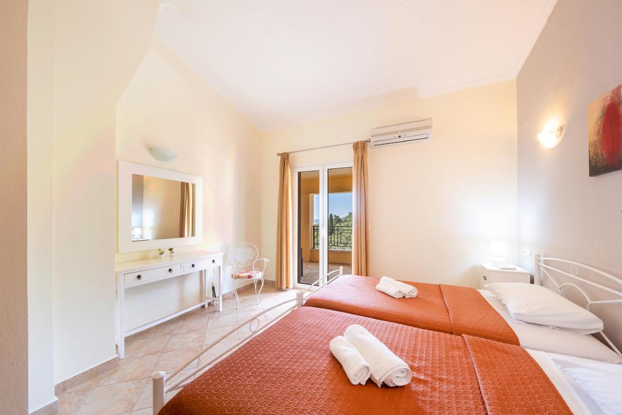 Villa Christina Nisaki  Extérieur photo